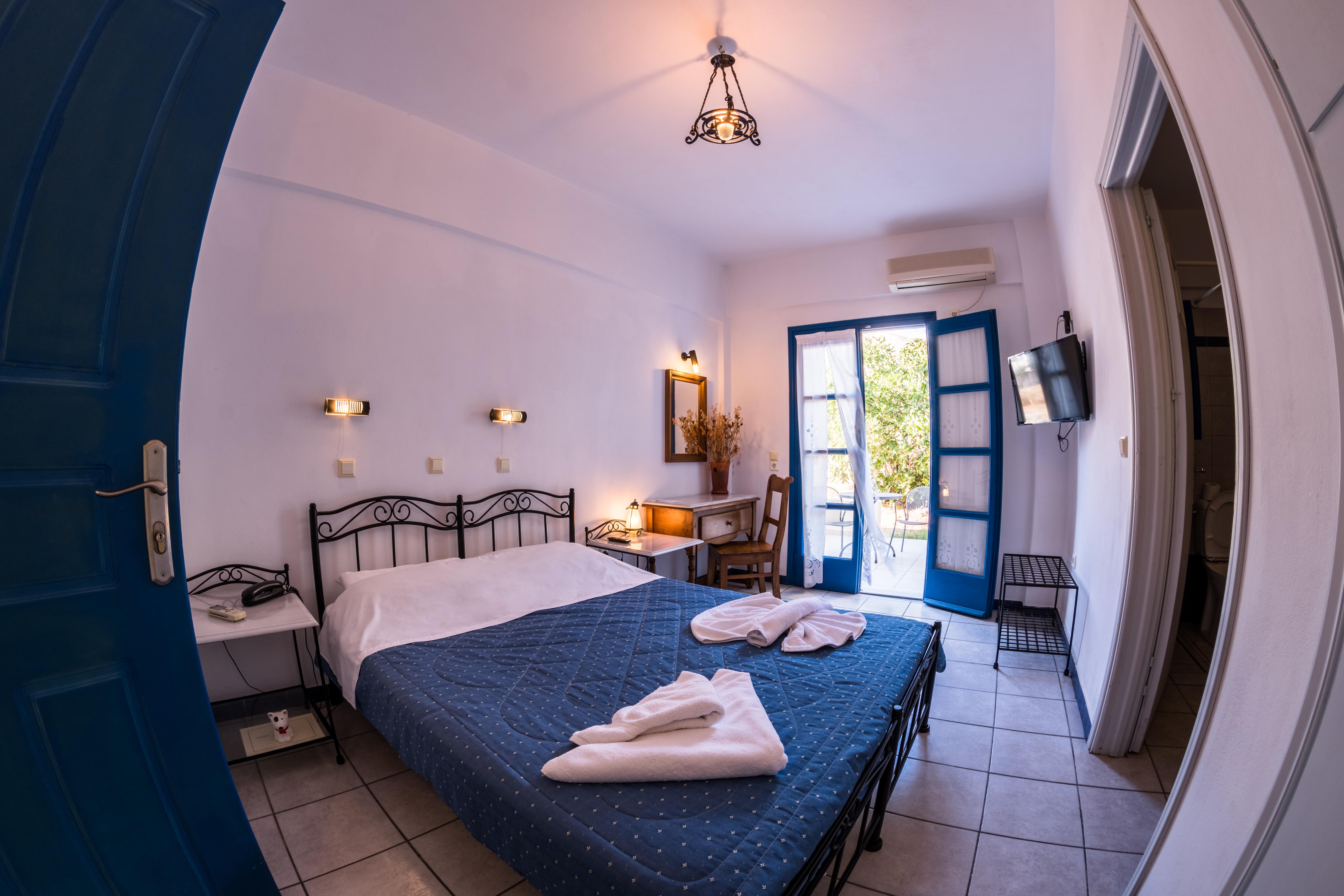 Irigeneia Hotel Perissa  Buitenkant foto