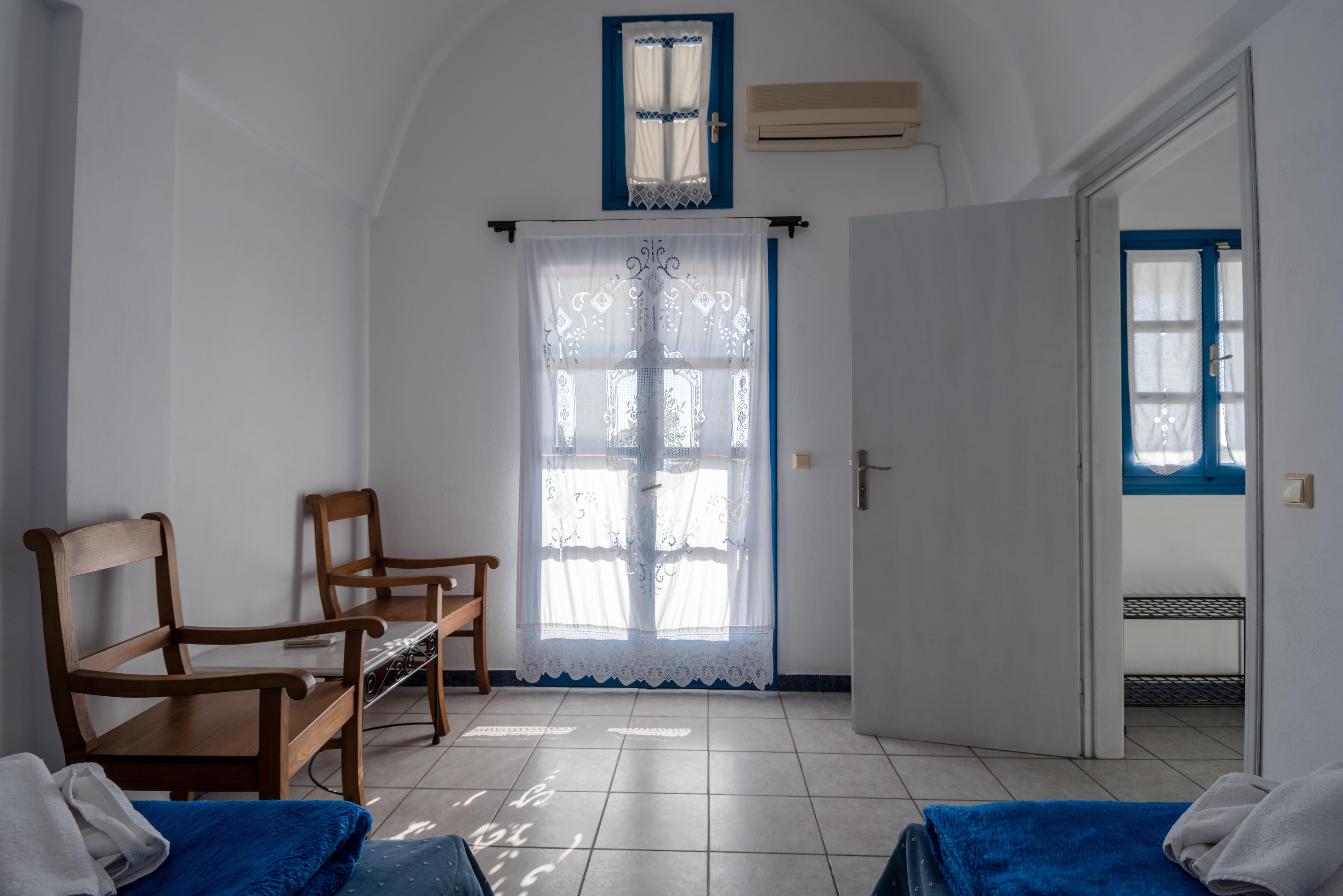 Irigeneia Hotel Perissa  Buitenkant foto