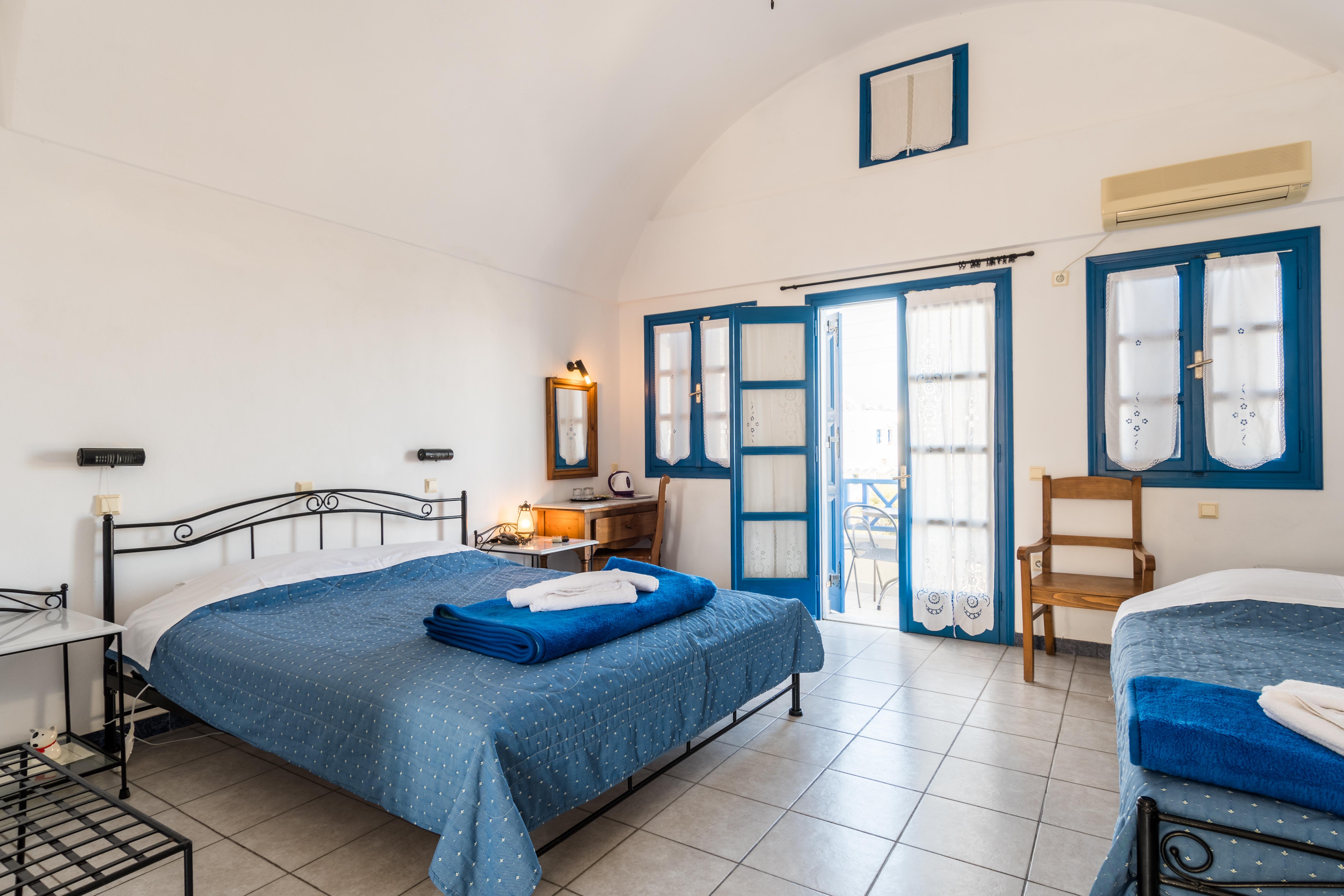 Irigeneia Hotel Perissa  Buitenkant foto