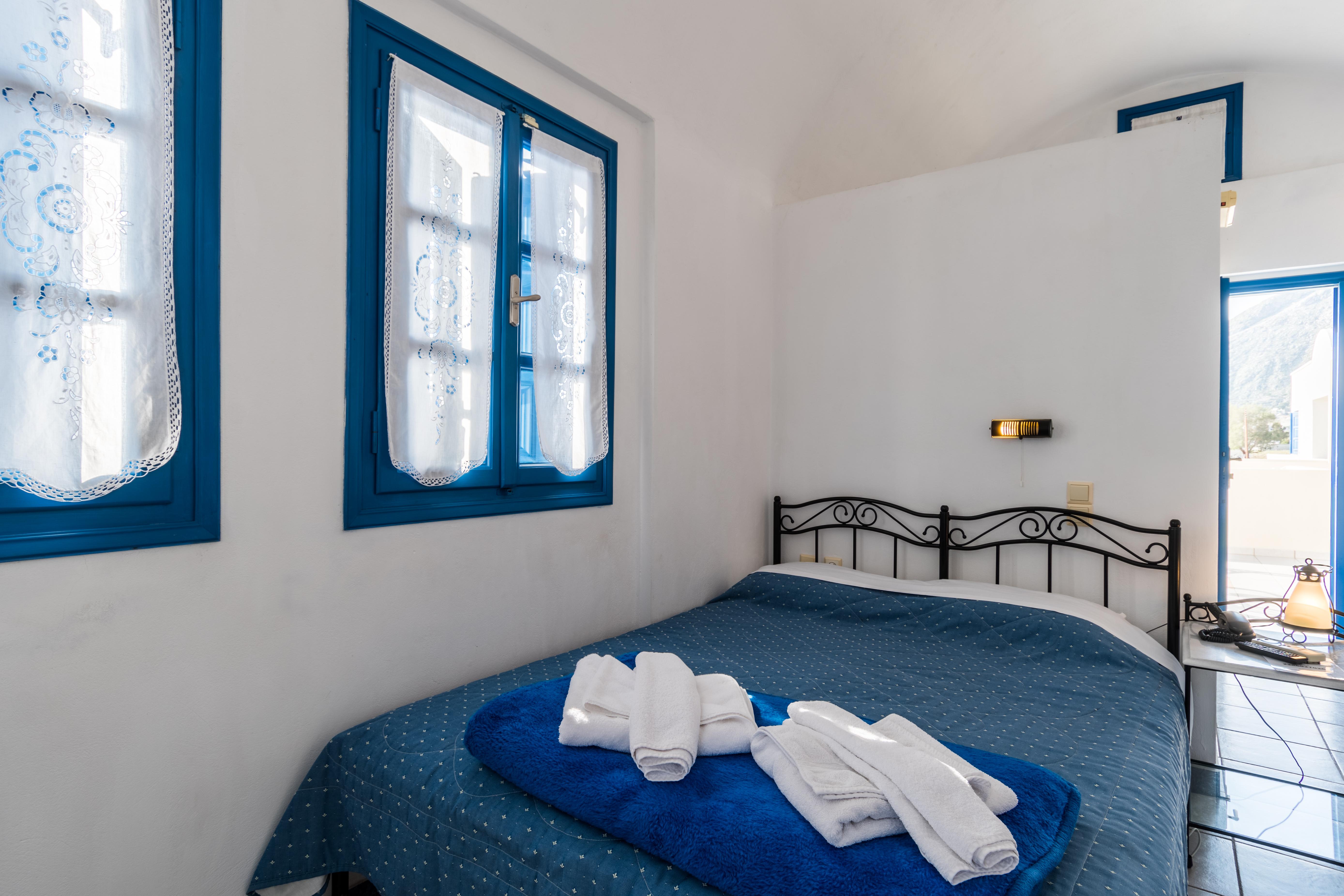 Irigeneia Hotel Perissa  Buitenkant foto