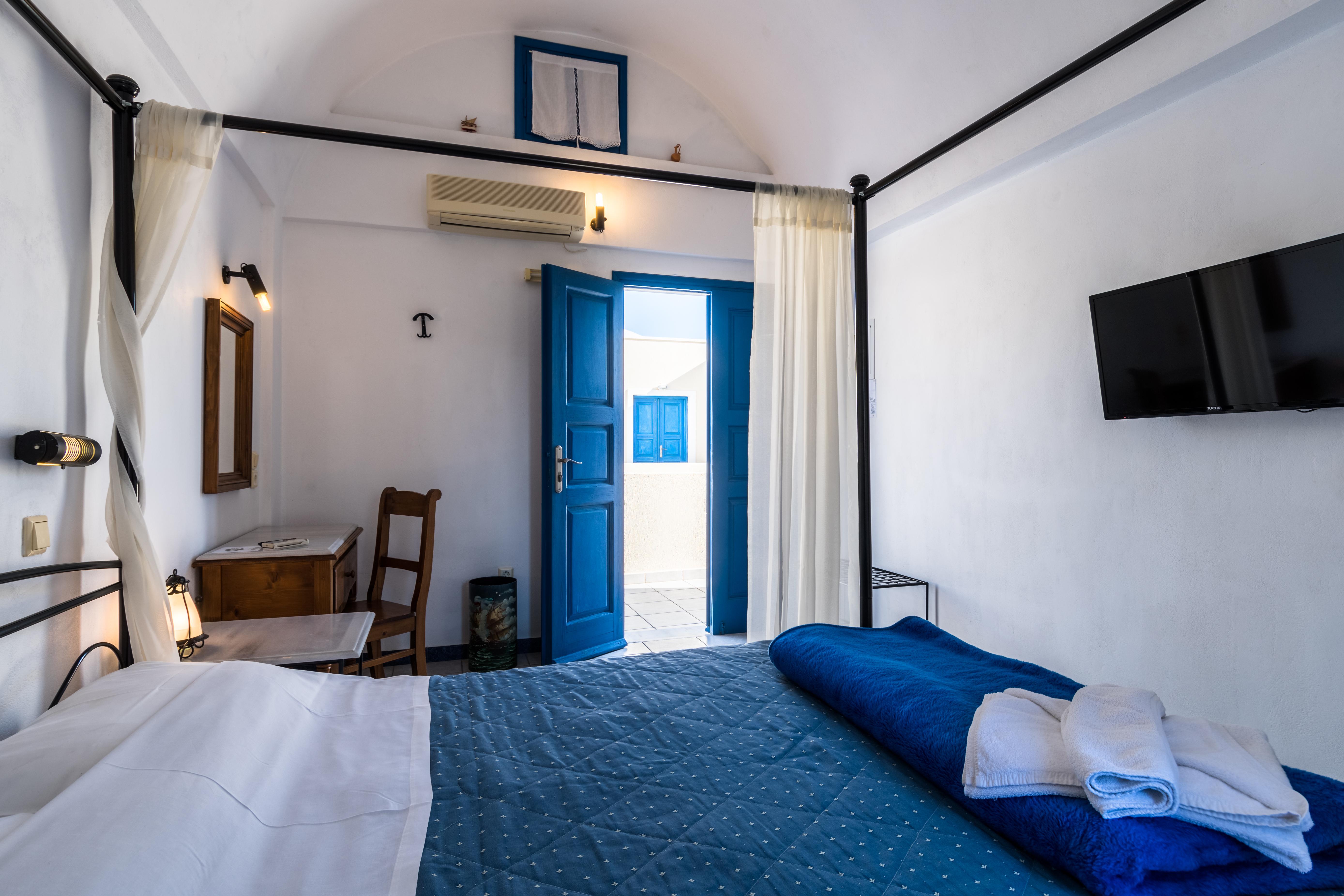 Irigeneia Hotel Perissa  Buitenkant foto