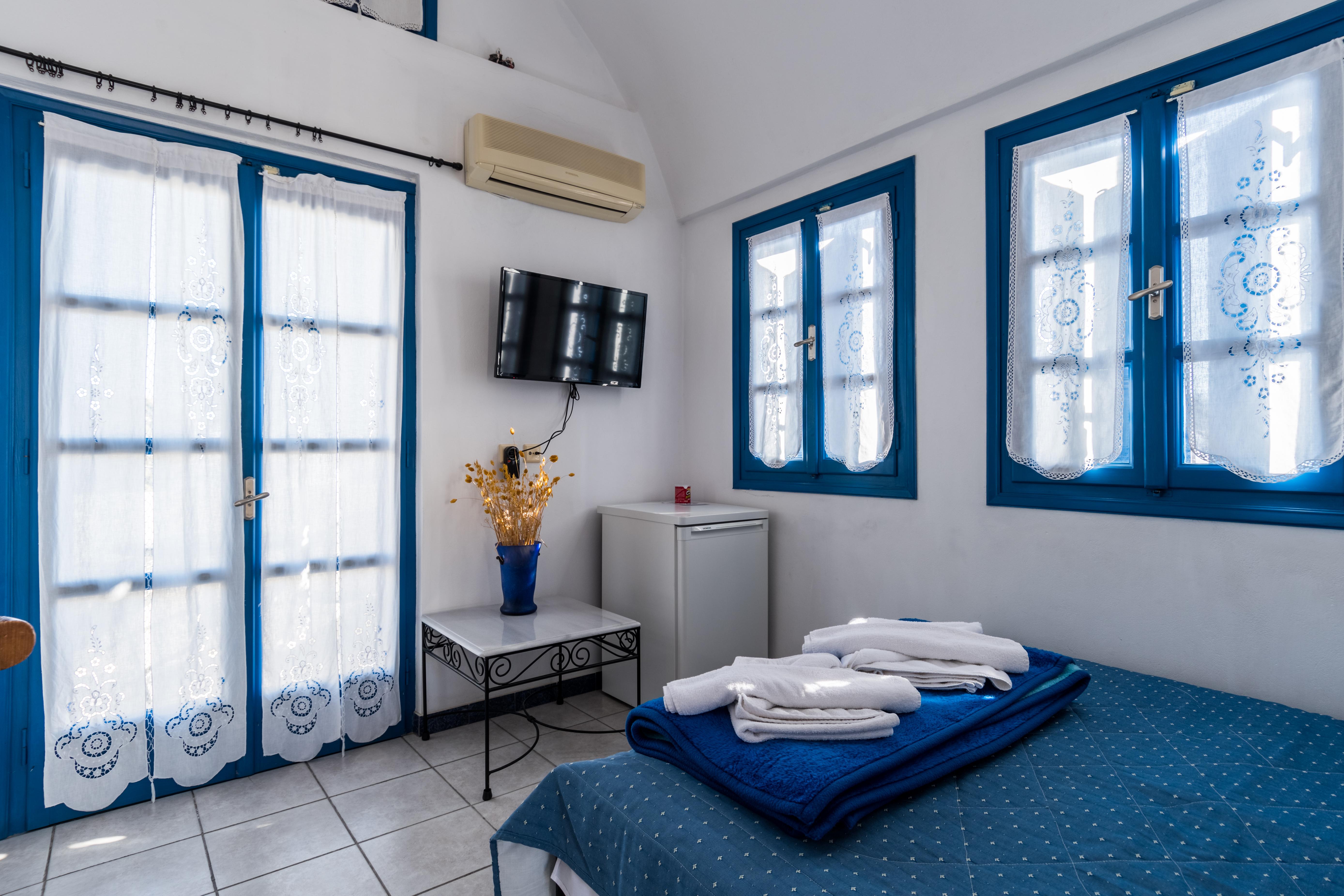 Irigeneia Hotel Perissa  Buitenkant foto
