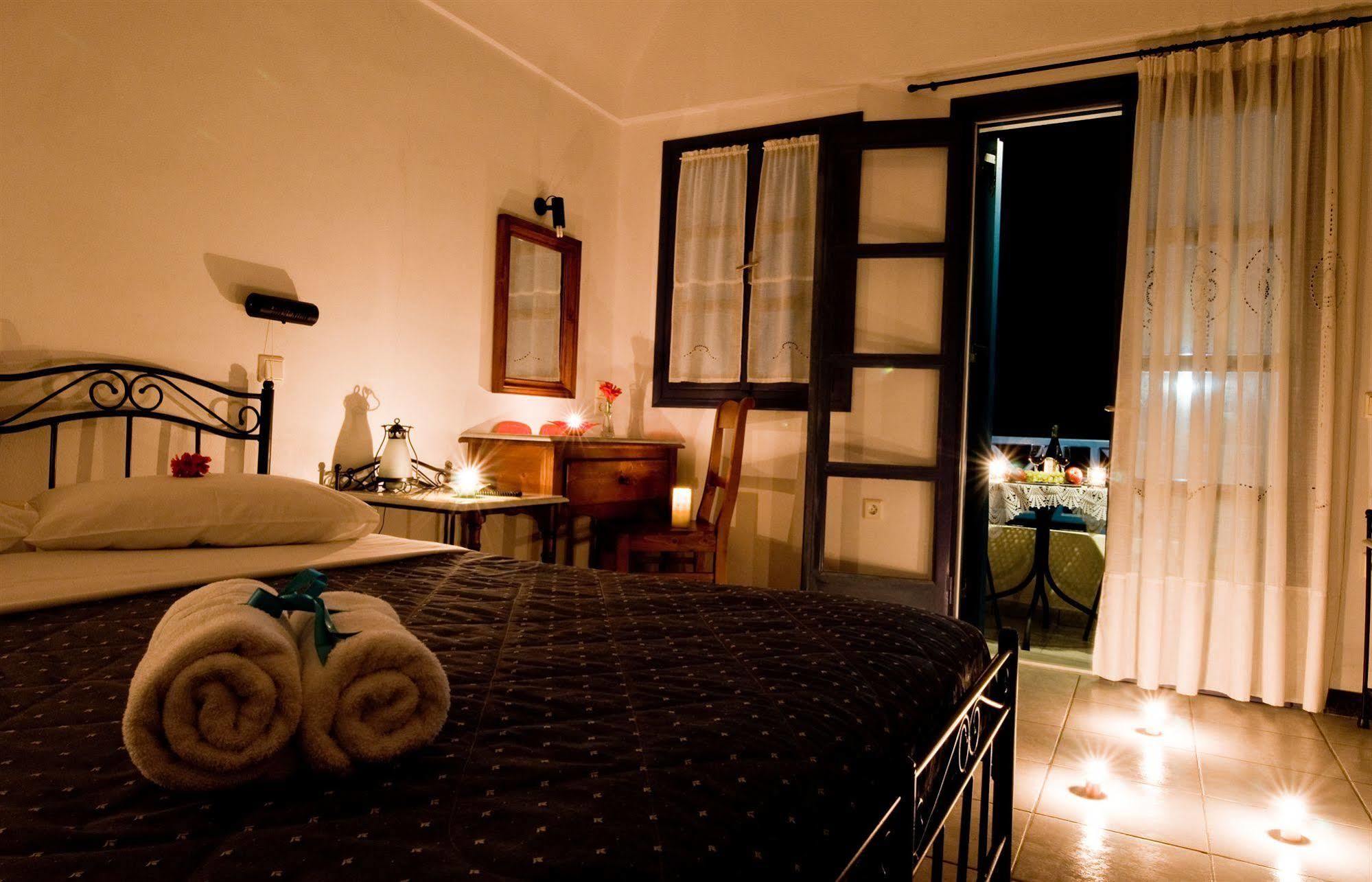 Irigeneia Hotel Perissa  Buitenkant foto